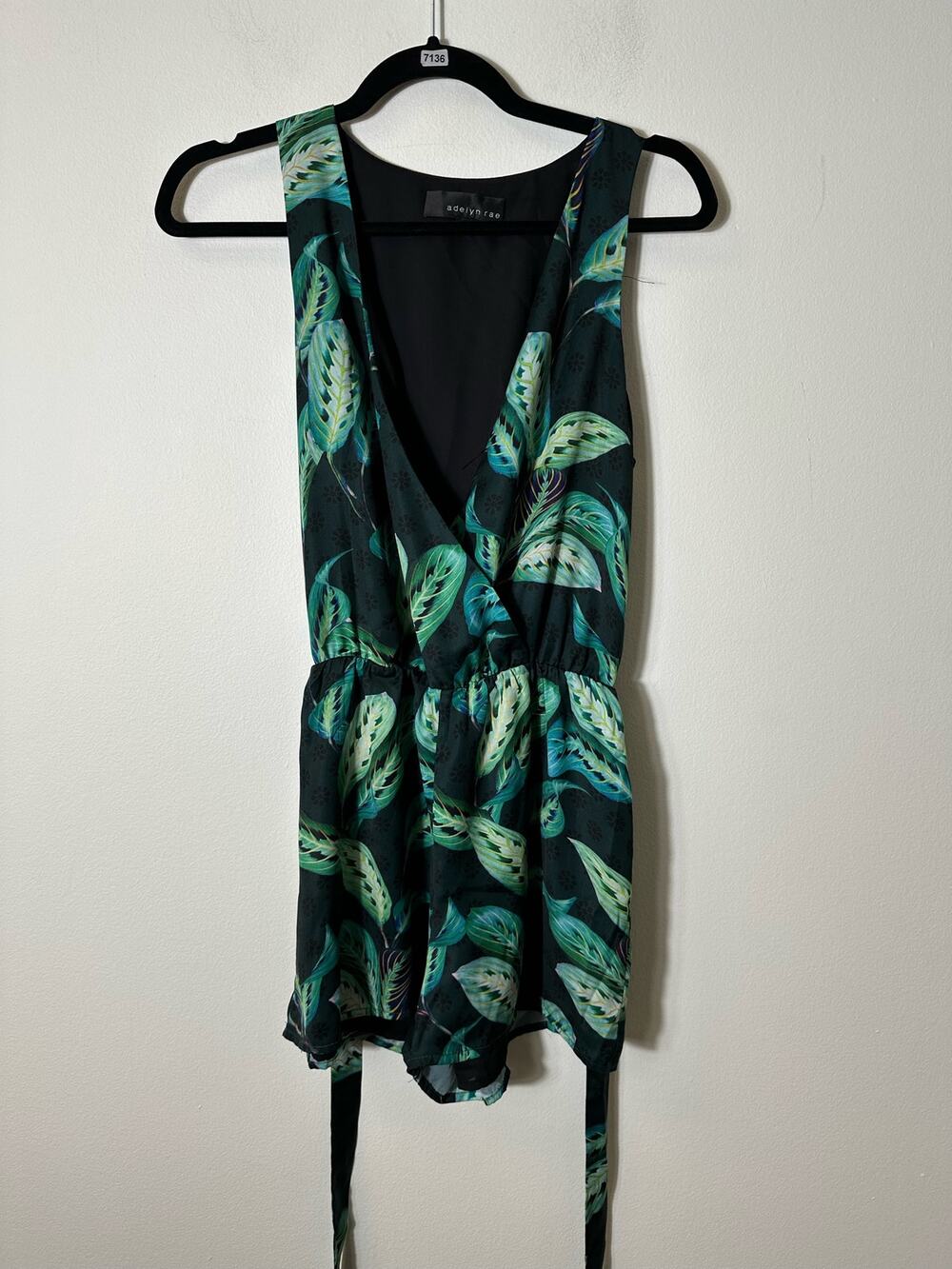 Adelyn Rae Green Leaf Pattern Satin Belted Romper Sz XS